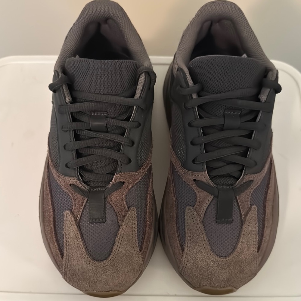 Yeezy 700 Sneakers